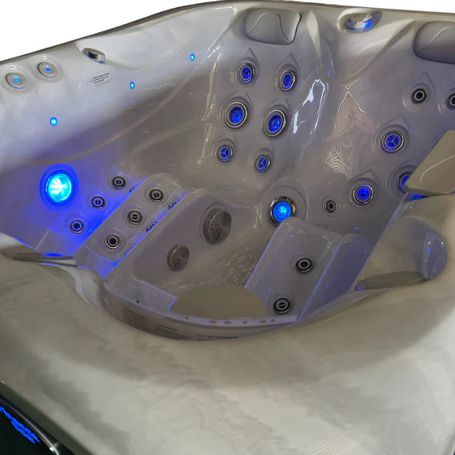FinesseSpa Azure – Outdoor-Whirlpool für 3 Personen