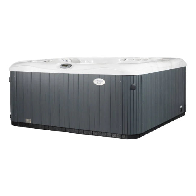 FinesseSpa Bora Outdoor-Whirlpool für 6 Personen im Garten